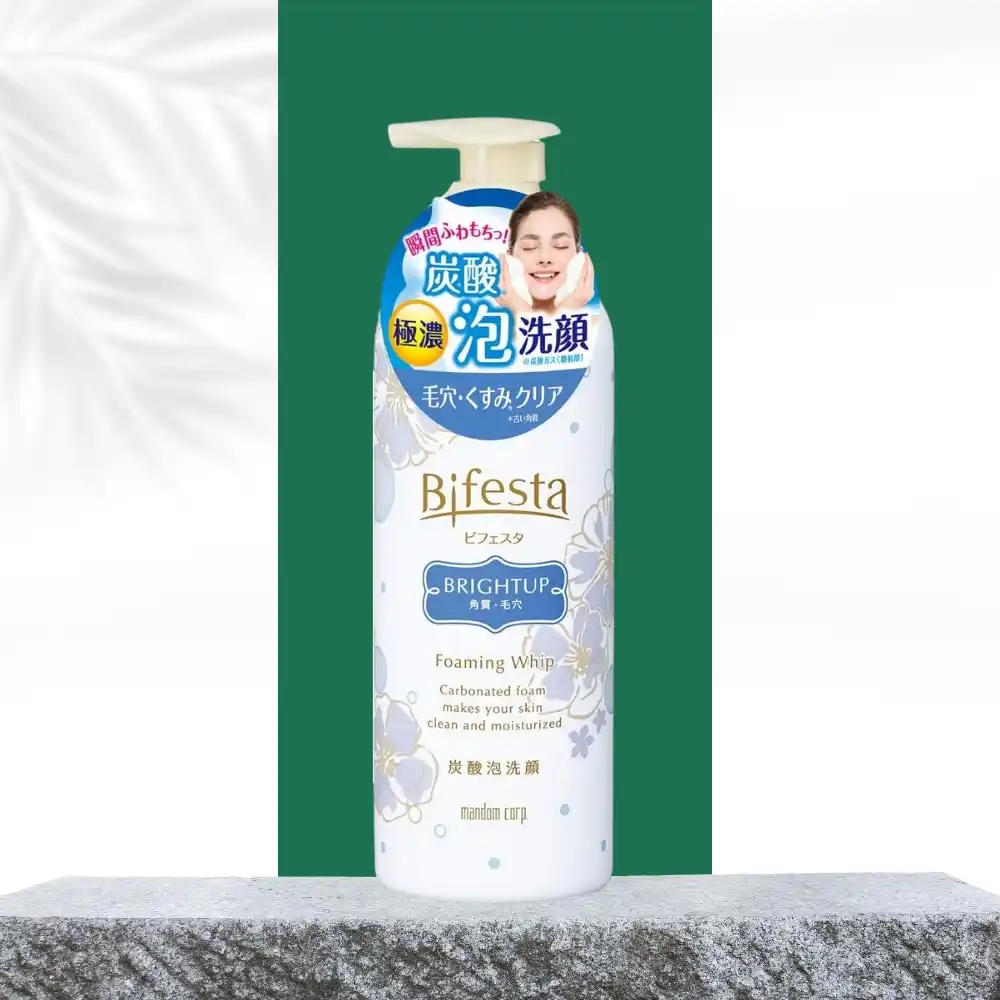 bifesta-foaming-whip-bright-up
